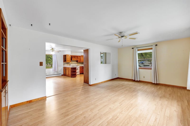 427 Apollo Way, De Pere, WI 54115-1313