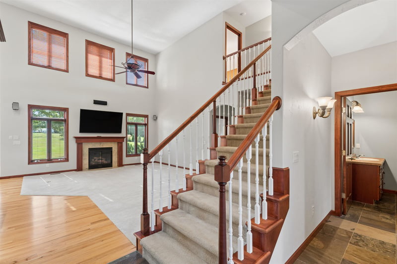 N1030 Spring Valley Dr, Hortonville, WI 54944