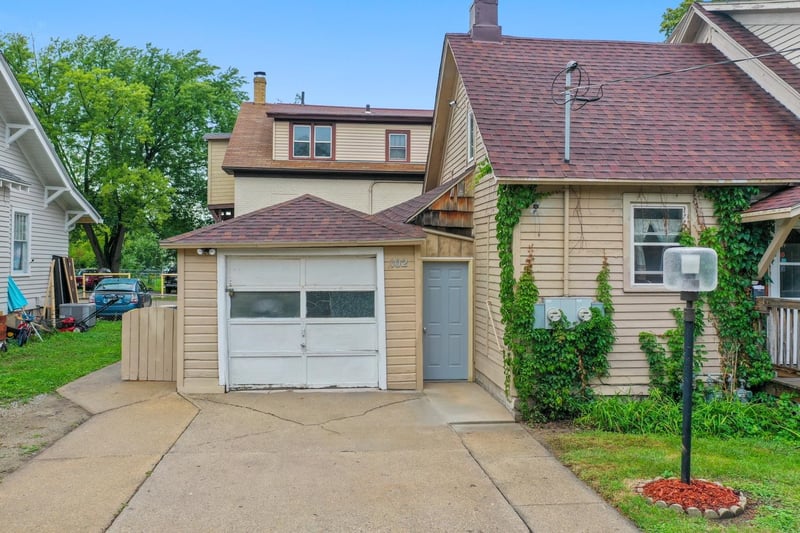 1280 E Walnut St, Green Bay, WI 54301-4302