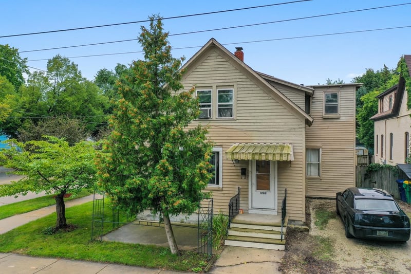 1280 E Walnut St, Green Bay, WI 54301-4302