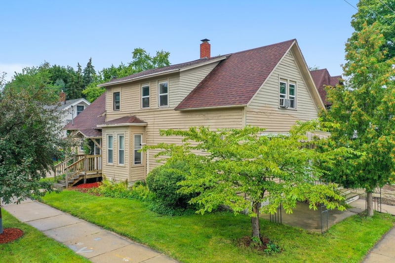 1280 E Walnut St, Green Bay, WI 54301-4302