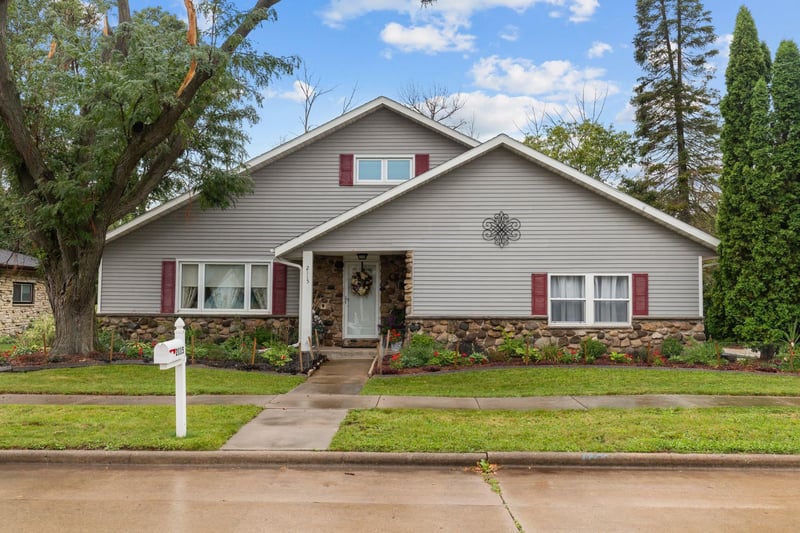 2115 N Birchwood Ave, Appleton, WI 54914-2449
