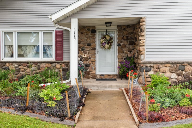 2115 N Birchwood Ave, Appleton, WI 54914-2449