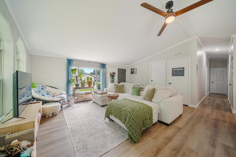 1021 E Elizabeth St, Shawano, WI 54166