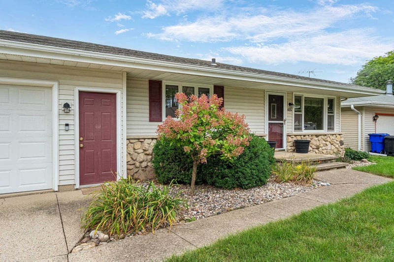 415 S Midpark Dr, Appleton, WI 54915-3528