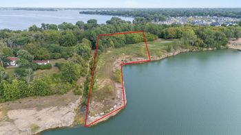 Leonard Point Rd #1, Oshkosh, WI 54904