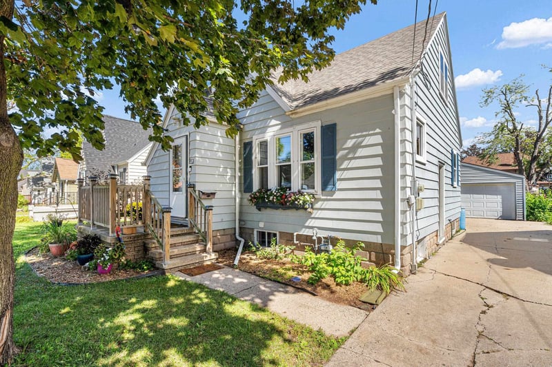 328 Oak St, Menasha, WI 54952