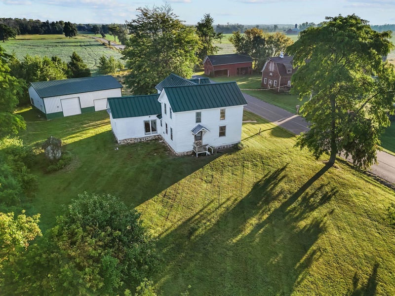 8553 Wolf River Rd, Fremont, WI 54940