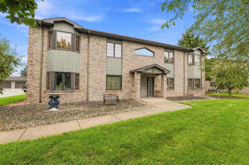 1702 Alfred Dr, Luxemburg, WI 54217