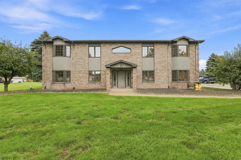 1702 Alfred Dr, Luxemburg, WI 54217