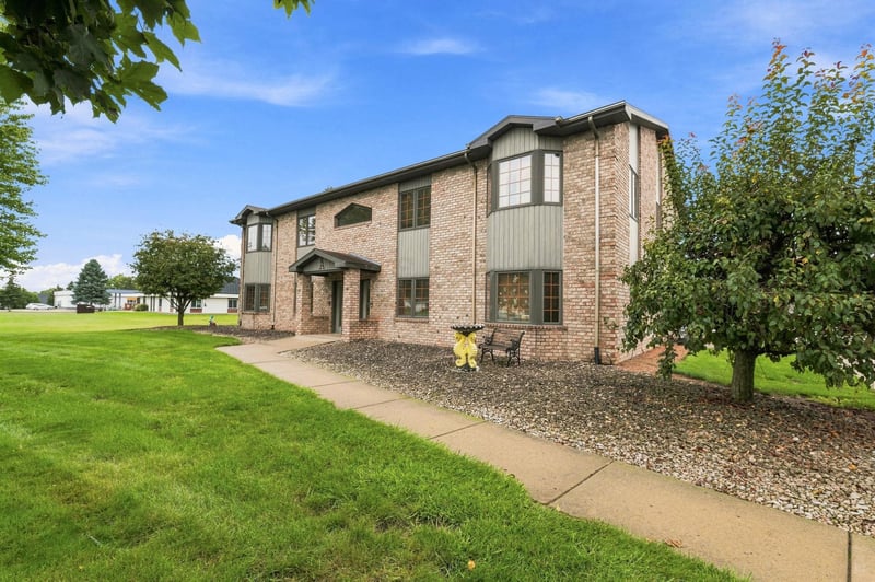 1702 Alfred Dr, Luxemburg, WI 54217
