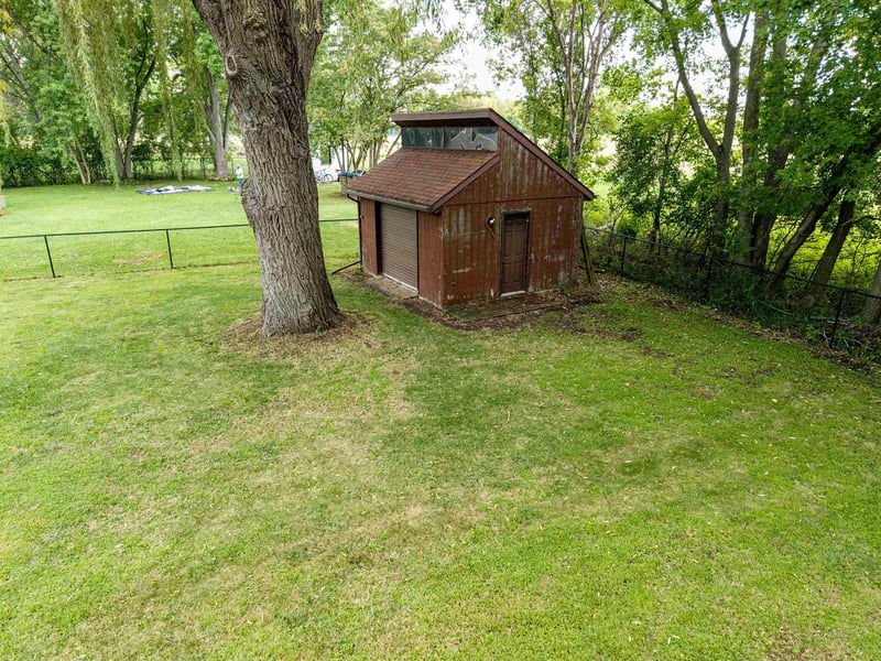 1602 W Paynes Point Rd, Neenah, WI 54956