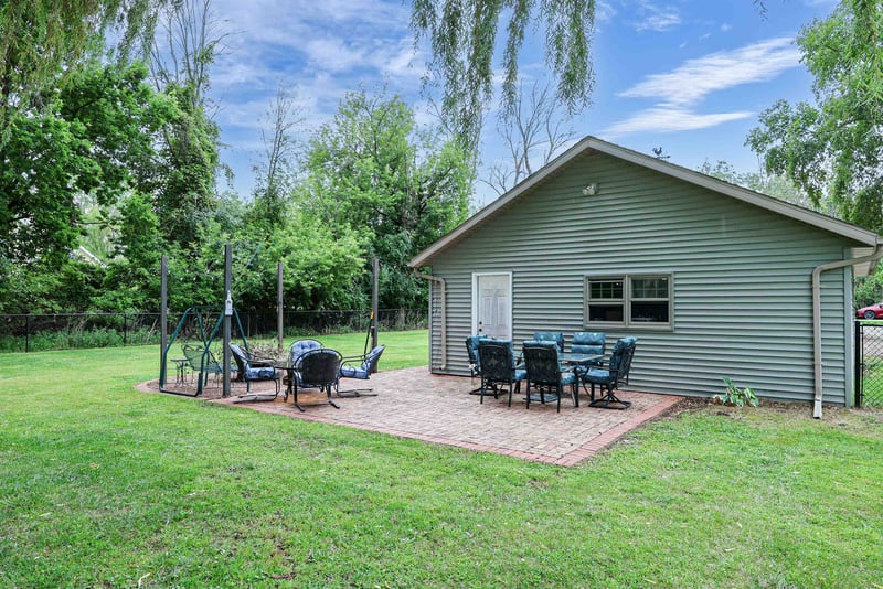 1602 W Paynes Point Rd, Neenah, WI 54956