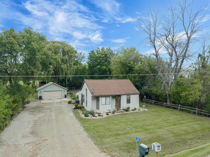 1602 W Paynes Point Rd, Neenah, WI 54956