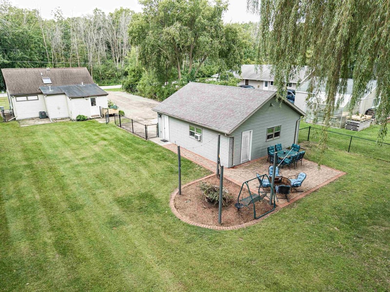 1602 W Paynes Point Rd, Neenah, WI 54956