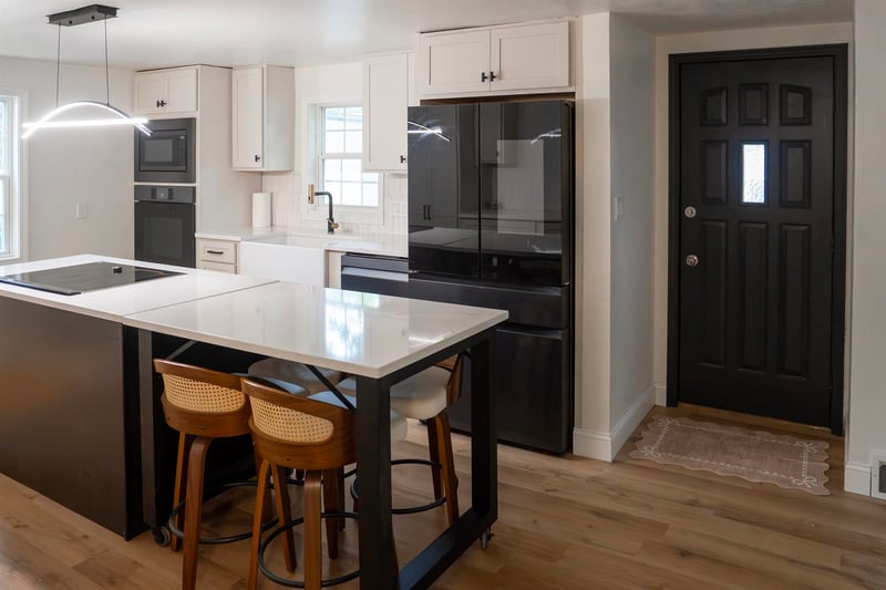 810 E 1st St, Kimberly, WI 54136
