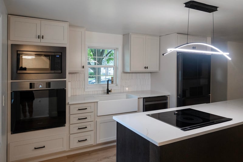 810 E 1st St, Kimberly, WI 54136