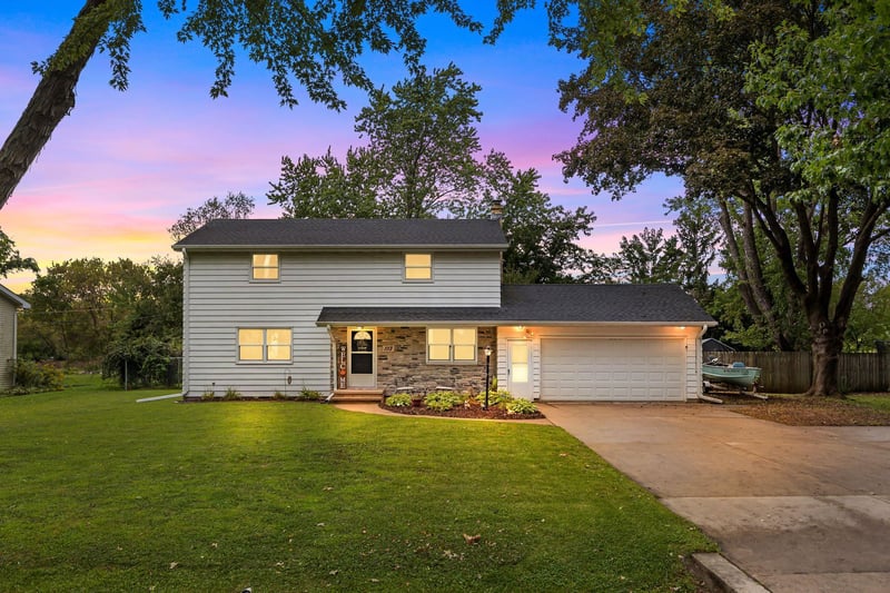 113 Cumings Ln, Neenah, WI 54956