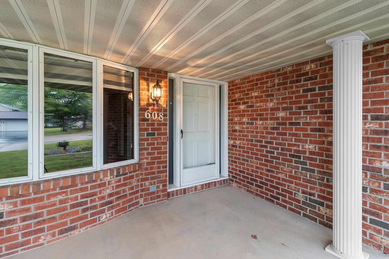 608 Woodside Dr, Seymour, WI 54165-1561