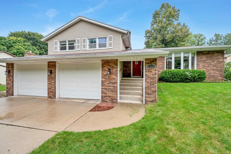 158 Winchester Way, Green Bay, WI 54302