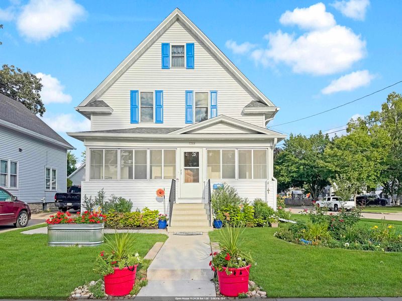1564 Plummer St, Oshkosh, WI 54902-6565