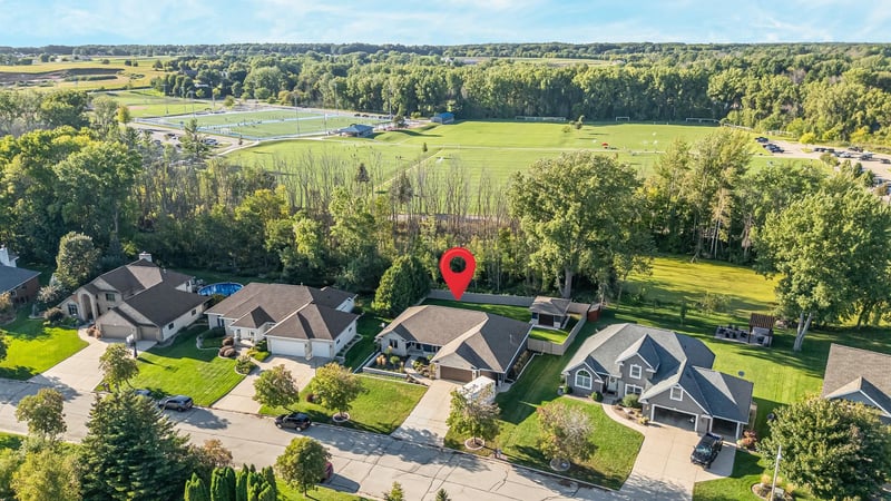 1549 Belle Plane Cir, Green Bay, WI 54313-3211