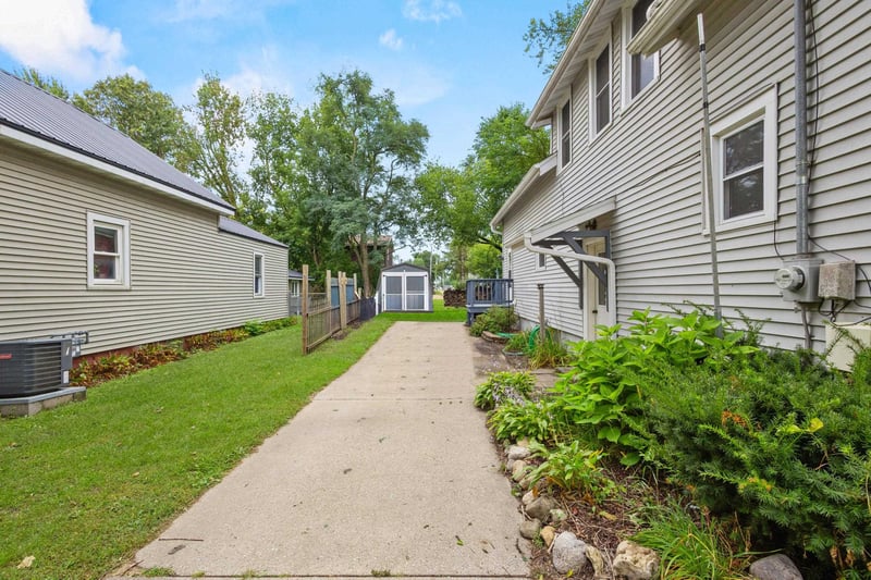 704 E Center St, Shawano, WI 54166