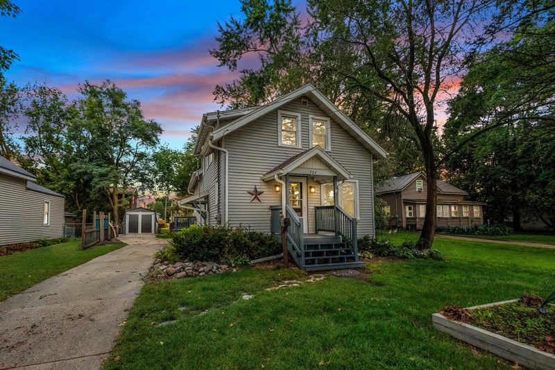 704 E Center St, Shawano, WI 54166