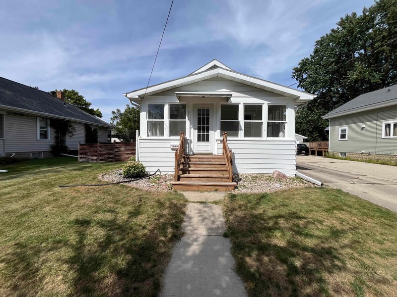826 W Summer St, Appleton, WI 54914
