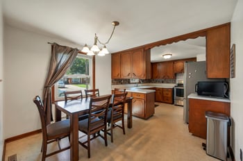 2310 N Idlewild Ct, Green Bay, WI 54303-6518