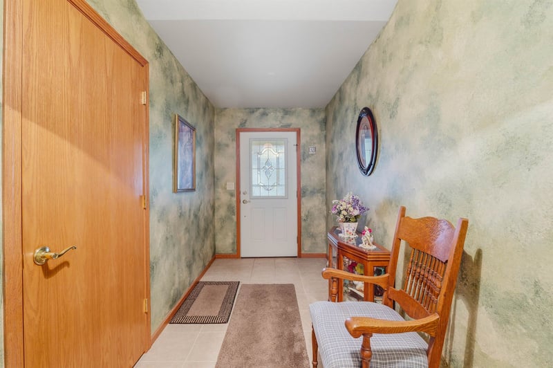 456 Wyldewood Dr #B, Oshkosh, WI 54904