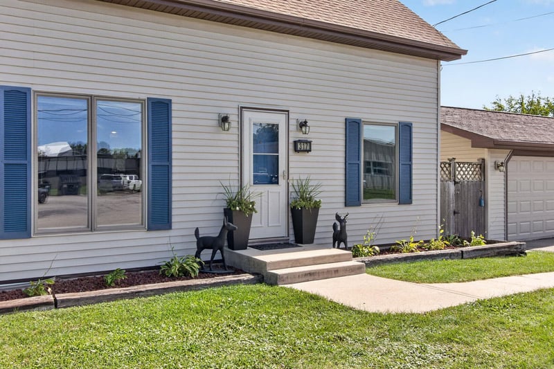 317 S 5th Ave, Winneconne, WI 54986