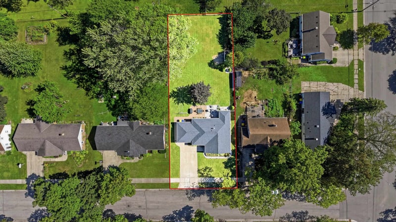 1019 Redwood Dr, Green Bay, WI 54304