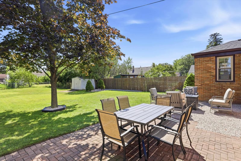 1019 Redwood Dr, Green Bay, WI 54304