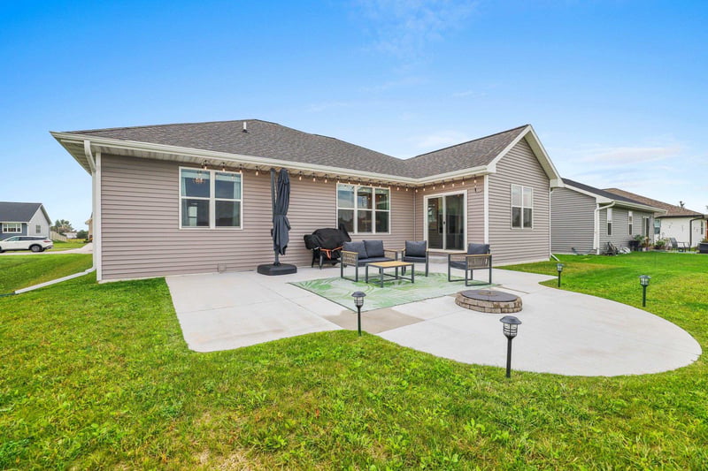W6529 E Steamboat Ln, Appleton, WI 54115