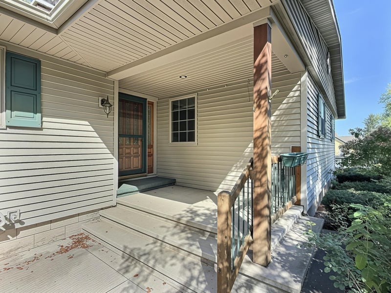 1005 S Webster Ave, Omro, WI 54963