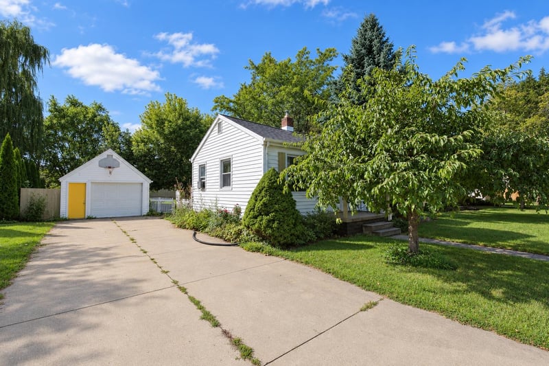 217 S Lee St, Appleton, WI 54915