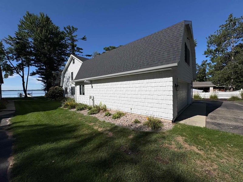 W5843 Sunset Cir, Shawano, WI 54166