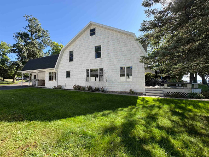 W5843 Sunset Cir, Shawano, WI 54166