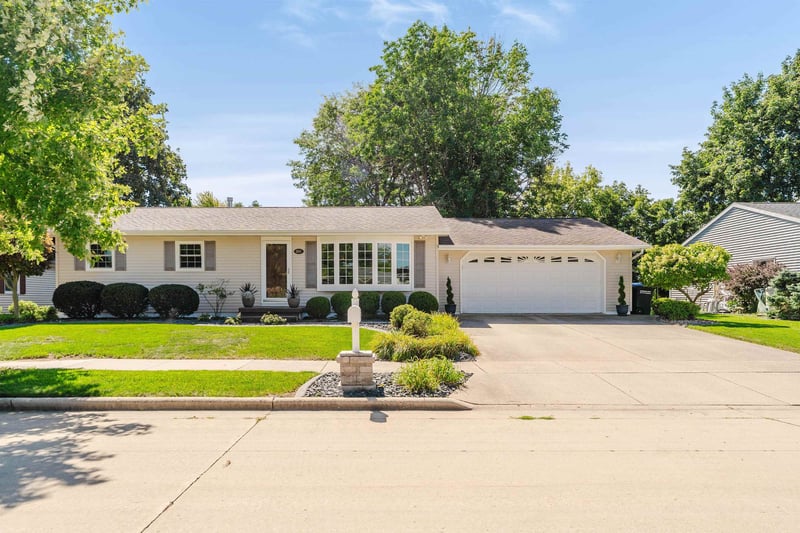 841 Eckardt Ct, Oshkosh, WI 54902