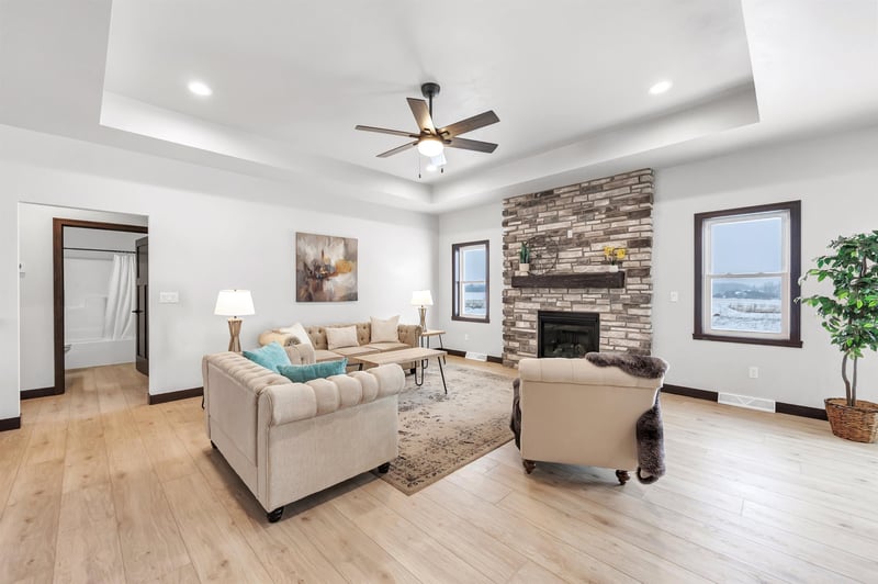 2712 Westline Rd, Suamico, WI 54313