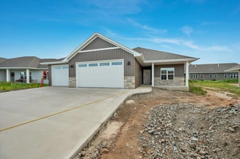 2411 Whispering Wind Ln, Green Bay, WI 54303