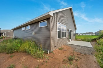 2411 Whispering Wind Ln, Green Bay, WI 54303