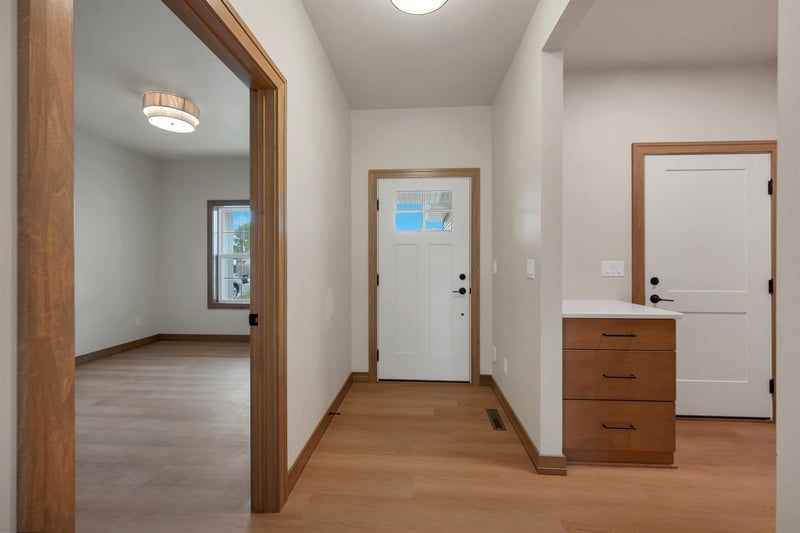 2411 Whispering Wind Ln, Green Bay, WI 54303