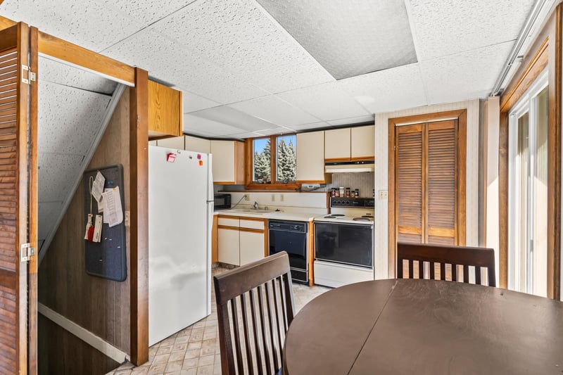 416 Robbins St, Seymour, WI 54165