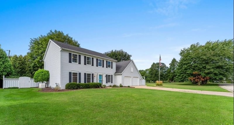 643 Stambaugh Rd, Allouez, WI 54301-2629
