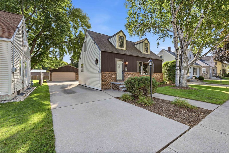 808 Grand Ave, Little Chute, WI 54140