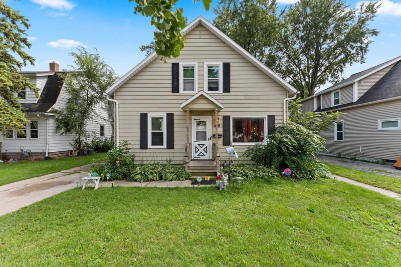 1518 Elm St, Green Bay, WI 54302