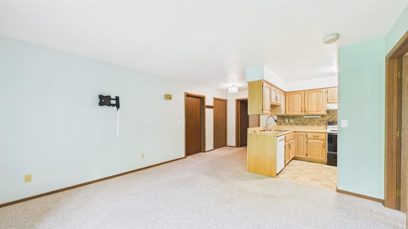 1 Altendorf Pl #8, Kaukauna, WI 54130