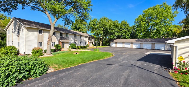 1 Altendorf Pl #8, Kaukauna, WI 54130